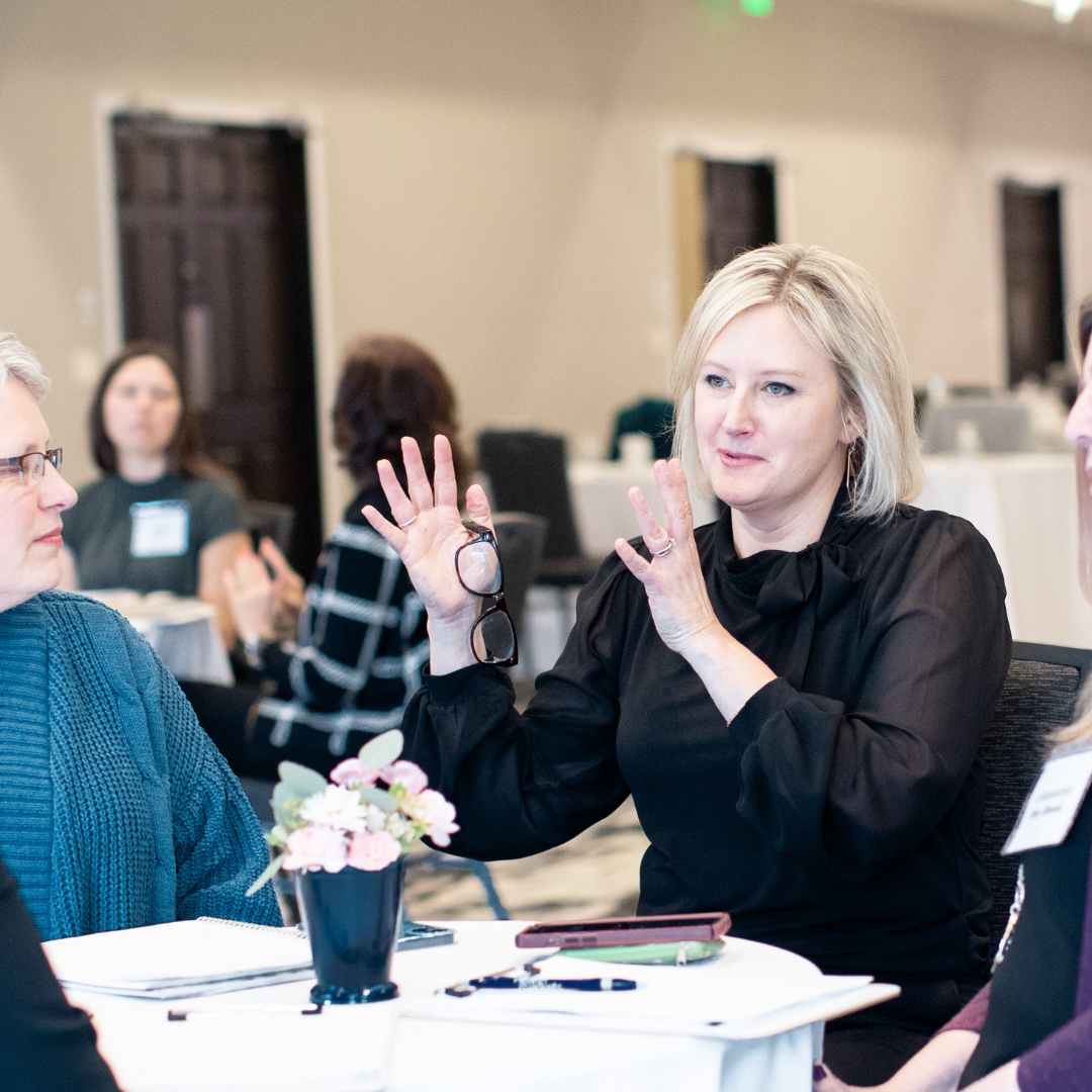 Mastermind table conversations with entrepreneurs and business owners